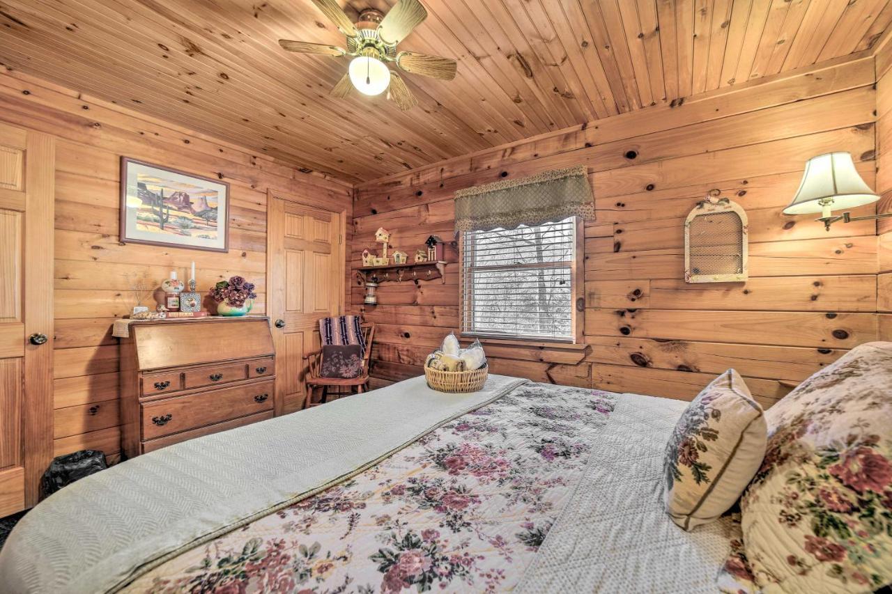 Franklin Cabin With Porch Near Hiking And Waterfalls! Ngoại thất bức ảnh